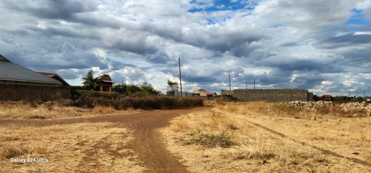 All-weather access road to the site